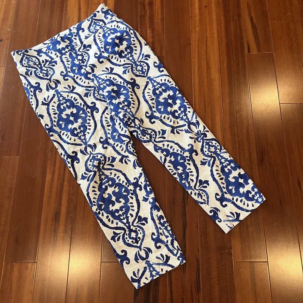 Chico's Blue White Pants Slimming Elastic Waist Cropped Paisley Greek Sz 0 / XS